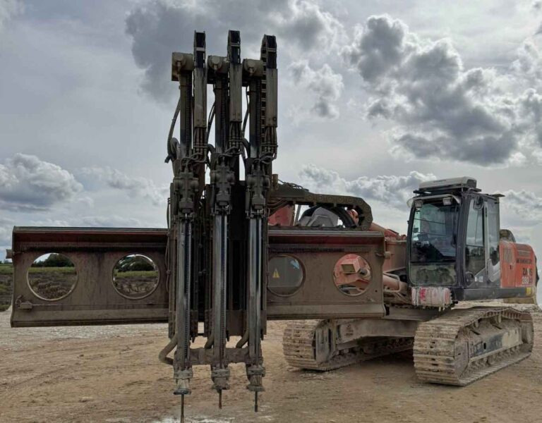 Hitachi ZX280 LCN-3 with Wimmer Drilling Rig / Wimmer Sprenglochbohrgerät - Anjungan pengeboran: gambar 1 Hitachi ZX280 LCN-3 with Wimmer Drilling Rig / Wimmer Sprenglochbohrgerät - Anjungan pengeboran: gambar 1