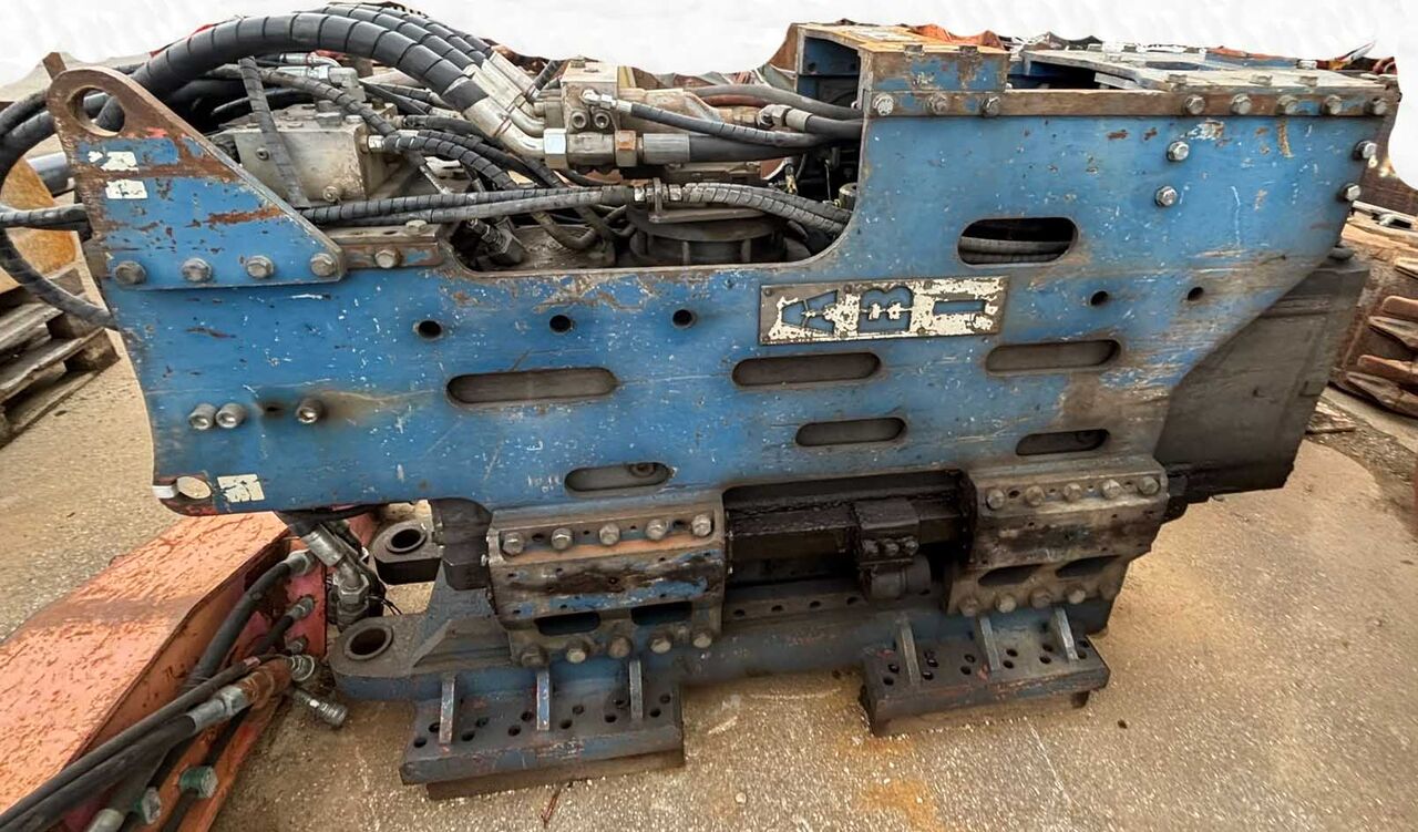 Sennebogen ZR28 – Piling Rig / Rammgerät - Anjungan pengeboran: gambar 2 Sennebogen ZR28 – Piling Rig / Rammgerät - Anjungan pengeboran: gambar 2
