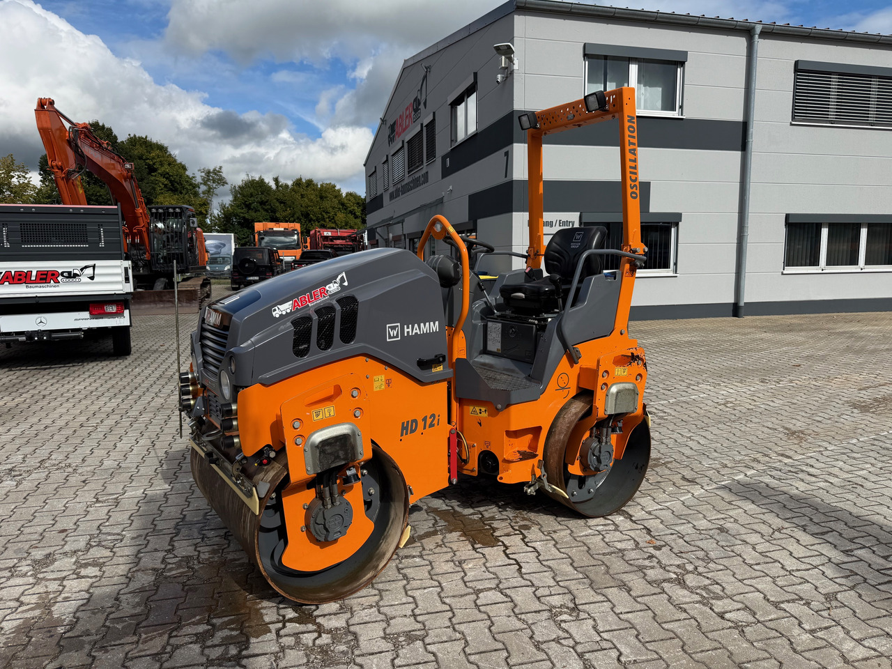 HAMM HD12i VO VIO Tandemwalze mit Oszillation - Roller jalan: gambar 3 HAMM HD12i VO VIO Tandemwalze mit Oszillation - Roller jalan: gambar 3