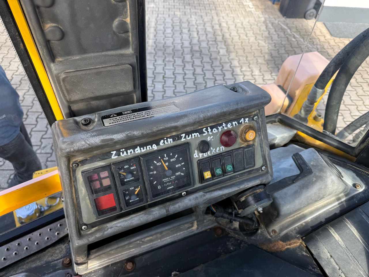 Backhoe loader Komatsu WB98A-2 Baggerlader SW: gambar 19