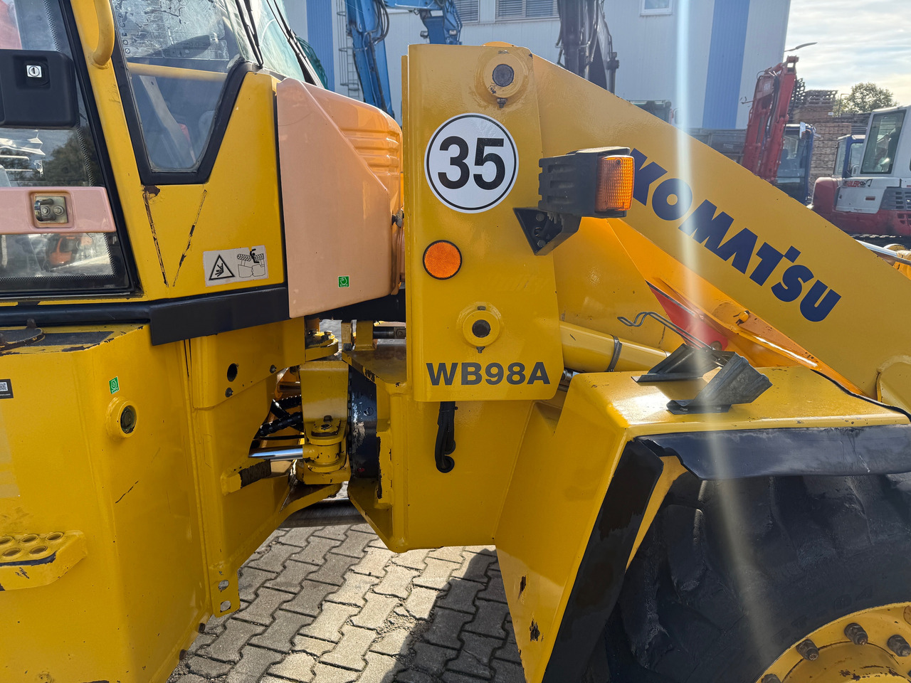 Backhoe loader Komatsu WB98A-2 Baggerlader SW: gambar 16