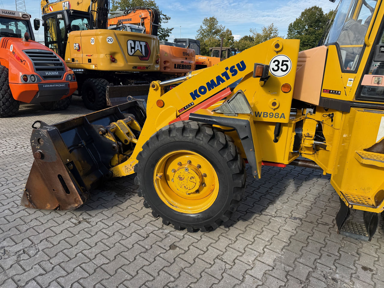 Backhoe loader Komatsu WB98A-2 Baggerlader SW: gambar 13