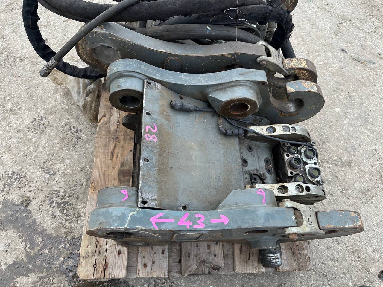 Skrup cepat Likufix Liebherr SWA48 Schnellwechsler Vollhydraulisch: gambar 9