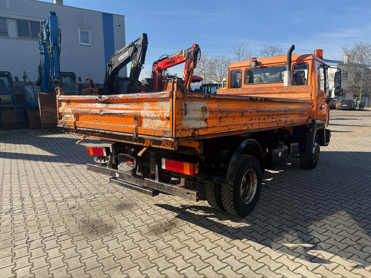 MAN 8.163 L2000 3-Seiten-Kipper AHK - Truk jungkit: gambar 4 MAN 8.163 L2000 3-Seiten-Kipper AHK - Truk jungkit: gambar 4