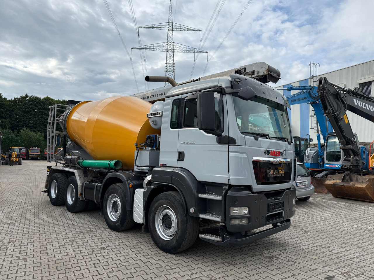 MAN TGS 32.440 Betonmischer 9m3 mit Förderband Liebherr - Truk pengaduk beton: gambar 3 MAN TGS 32.440 Betonmischer 9m3 mit Förderband Liebherr - Truk pengaduk beton: gambar 3