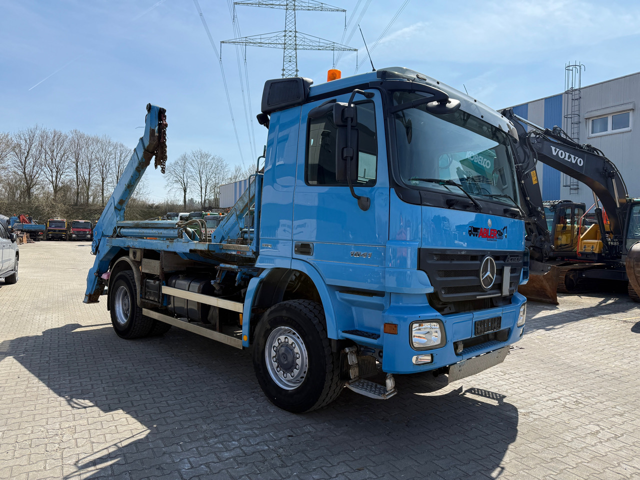 Mercedes-Benz 1841 Actros MP2 Absetzkipper 4x4 Allrad Klima - Truk skip loader: gambar 4 Mercedes-Benz 1841 Actros MP2 Absetzkipper 4x4 Allrad Klima - Truk skip loader: gambar 4