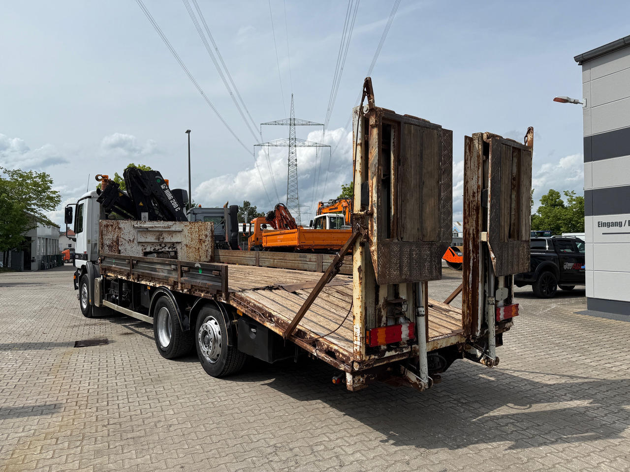 Mercedes-Benz 2535 Actros MP1 Baumaschinentransporter mit Kran und Rampen - Truk pengangkut mobil, Truk derek: gambar 5 Mercedes-Benz 2535 Actros MP1 Baumaschinentransporter mit Kran und Rampen - Truk pengangkut mobil, Truk derek: gambar 5