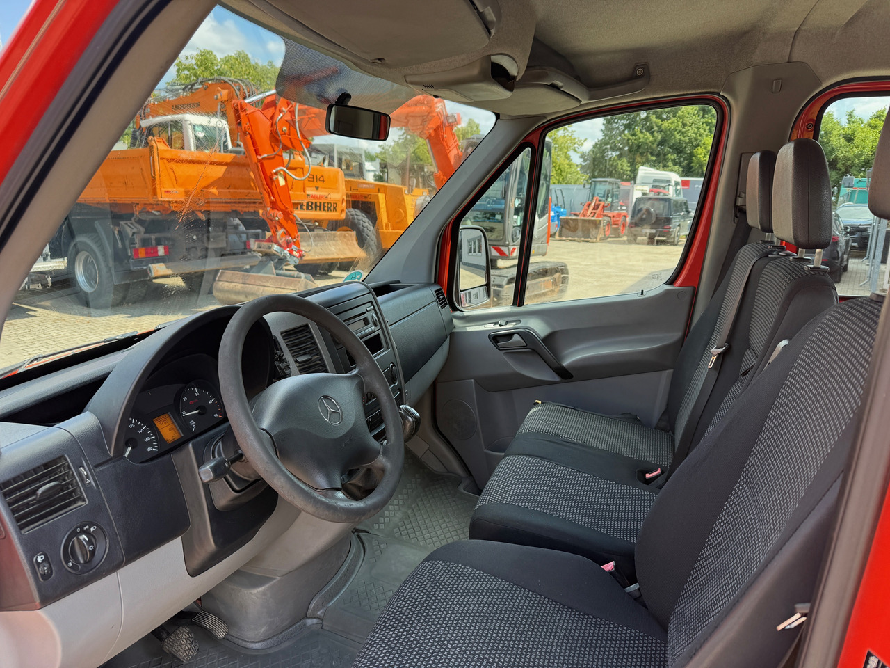 Truk flatbed Mercedes-Benz 311 Sprinter Pritsche AHK: gambar 13