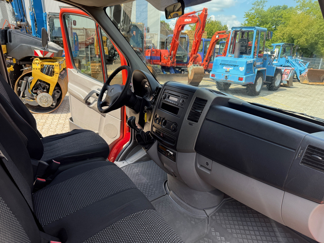 Truk flatbed Mercedes-Benz 311 Sprinter Pritsche AHK: gambar 18