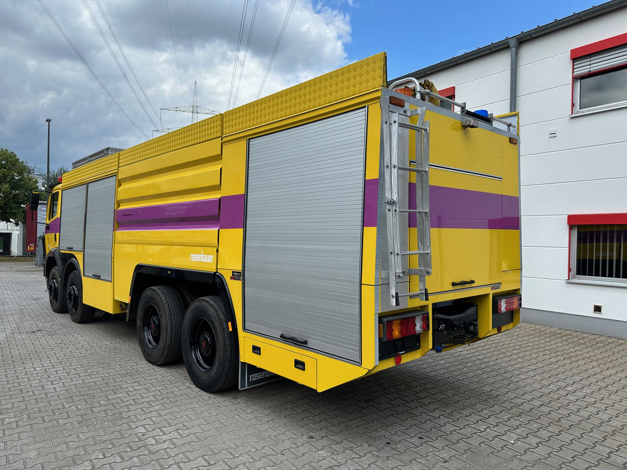 Mercedes-Benz 3238 SK Löschfahrzeug Rosenbauer Wasser + Schaum 66m Wurfweite - Truk pemadam kebakaran: gambar 5 Mercedes-Benz 3238 SK Löschfahrzeug Rosenbauer Wasser + Schaum 66m Wurfweite - Truk pemadam kebakaran: gambar 5