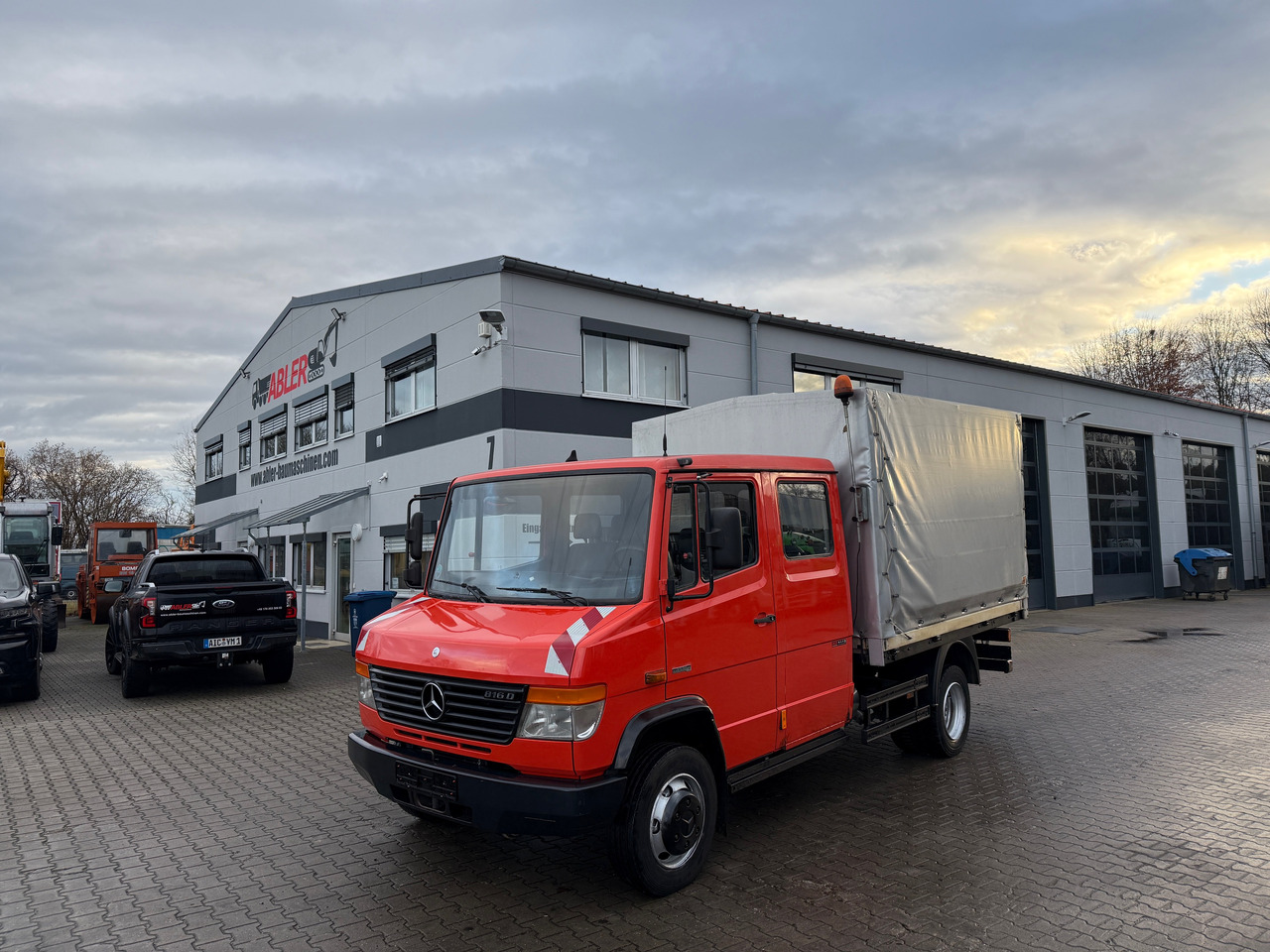 Mercedes-Benz 816 Vario Doka Pritsche Plane 2x AHK - Truk dengan terpal samping: gambar 2 Mercedes-Benz 816 Vario Doka Pritsche Plane 2x AHK - Truk dengan terpal samping: gambar 2