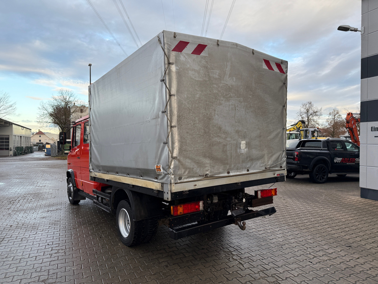Mercedes-Benz 816 Vario Doka Pritsche Plane 2x AHK - Truk dengan terpal samping: gambar 5 Mercedes-Benz 816 Vario Doka Pritsche Plane 2x AHK - Truk dengan terpal samping: gambar 5