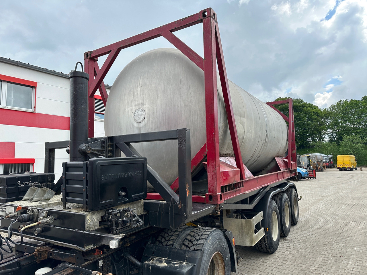 Schmidt CKSA 10/22-20 20 ft Containerkippchassis mit Lebensmitteltank - Semi-trailer jungkit: gambar 3 Schmidt CKSA 10/22-20 20 ft Containerkippchassis mit Lebensmitteltank - Semi-trailer jungkit: gambar 3