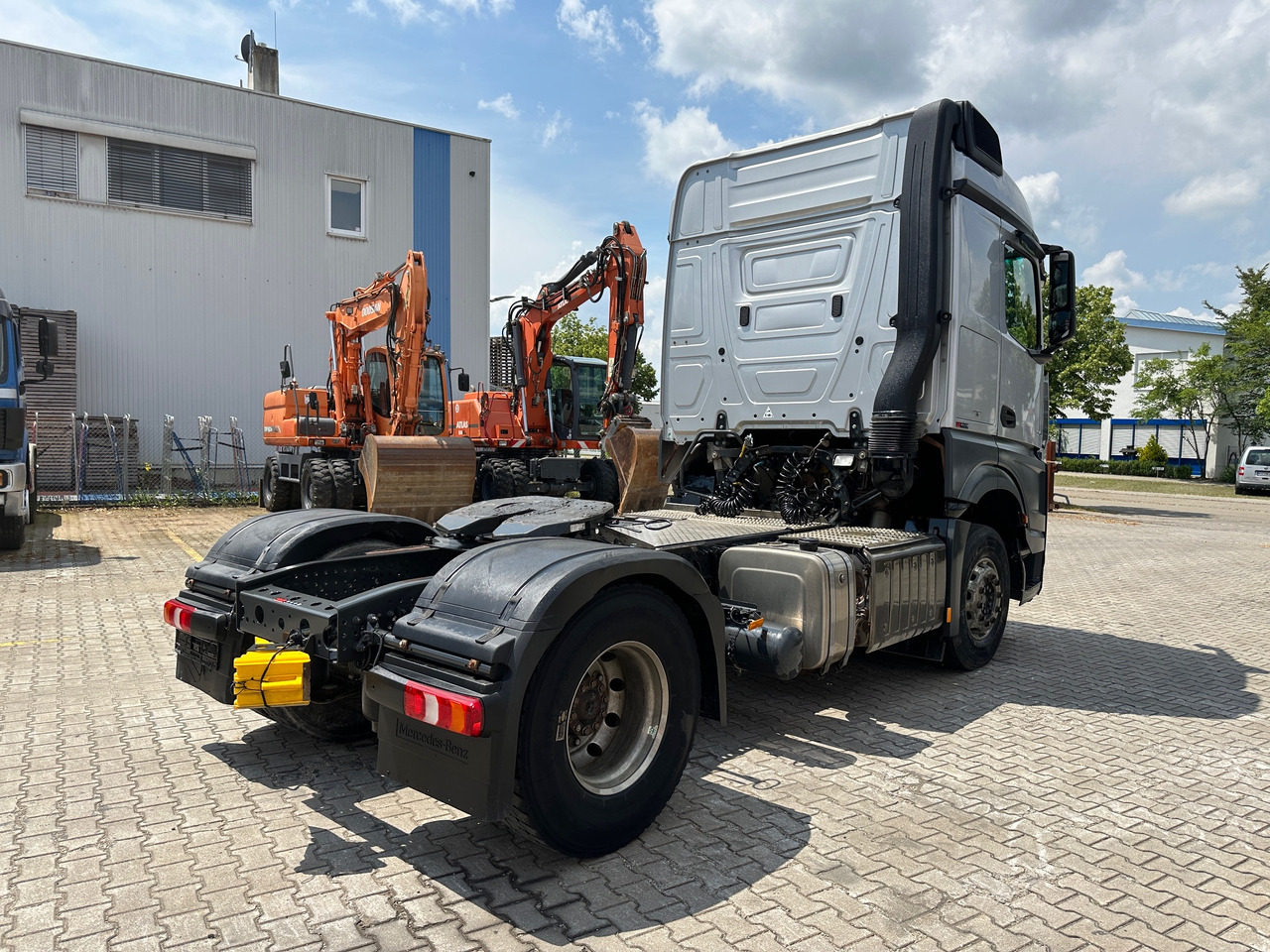 Mercedes-Benz 1845 Arocs SZM Kipphydraulik Mischerantrieb - Tractor head: gambar 4 Mercedes-Benz 1845 Arocs SZM Kipphydraulik Mischerantrieb - Tractor head: gambar 4
