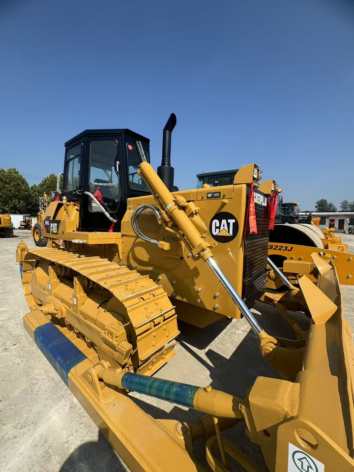 CAT D6G - Bulldozer: gambar 1 CAT D6G - Bulldozer: gambar 1
