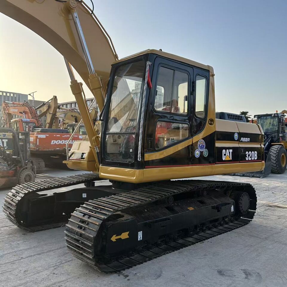 CATERPILLAR 320B - Ekskavator: gambar 4 CATERPILLAR 320B - Ekskavator: gambar 4
