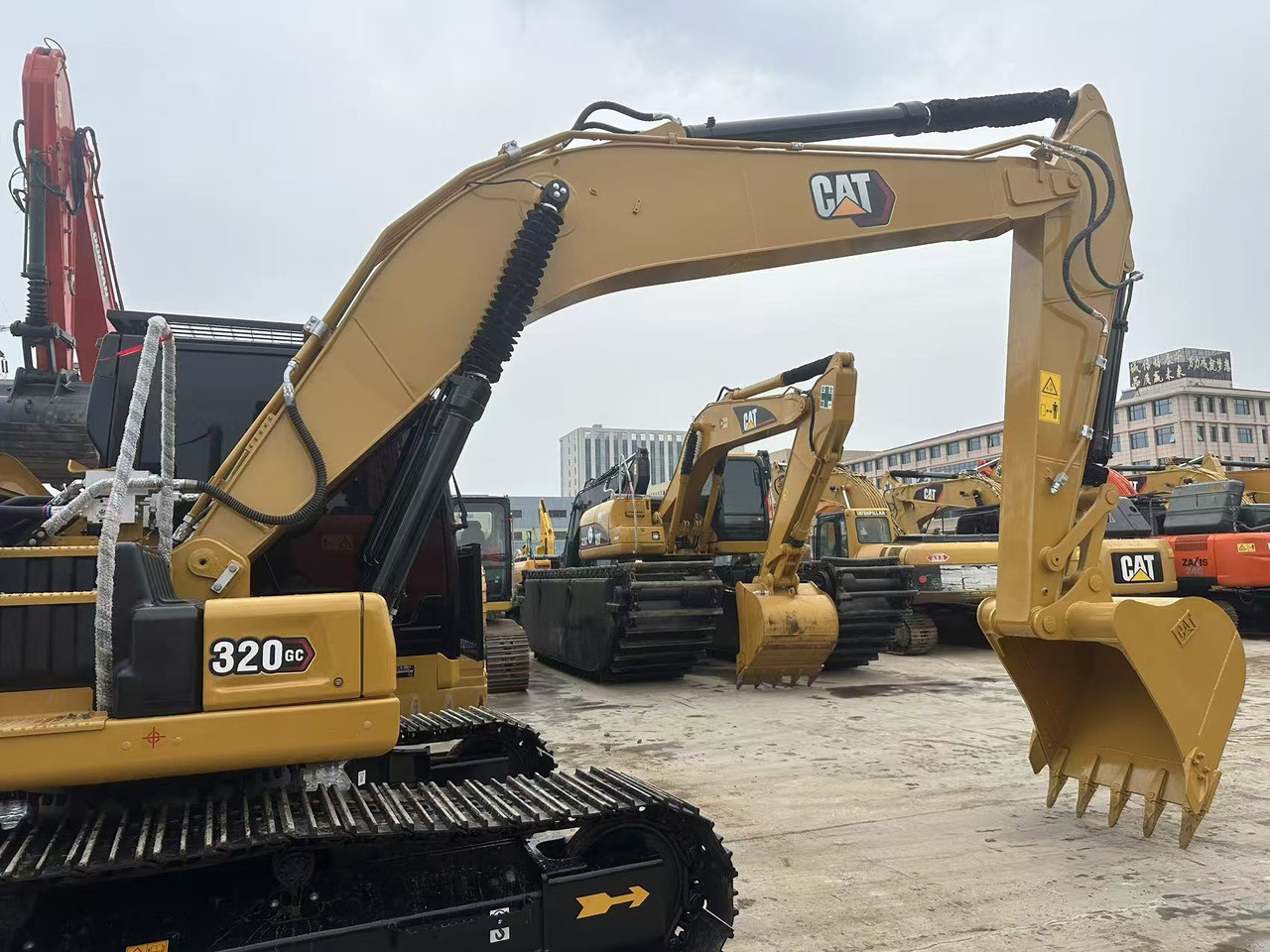 Ekskavator CATERPILLAR 320GC: gambar 7 Ekskavator CATERPILLAR 320GC: gambar 7