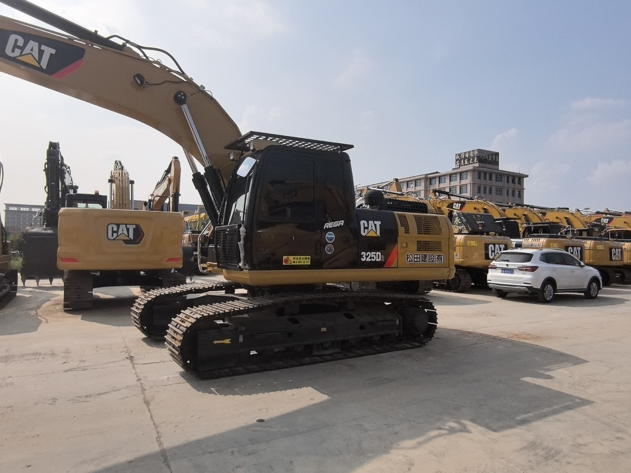 CATERPILLAR 325D - Ekskavator: gambar 2 CATERPILLAR 325D - Ekskavator: gambar 2