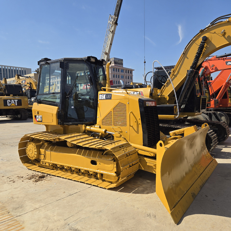 CATERPILLAR D5K - Bulldozer: gambar 1 CATERPILLAR D5K - Bulldozer: gambar 1