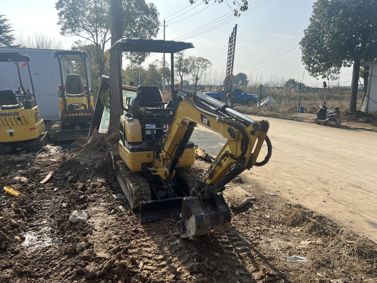 Caterpillar 301.5CR - Ekskavator mini: gambar 1 Caterpillar 301.5CR - Ekskavator mini: gambar 1