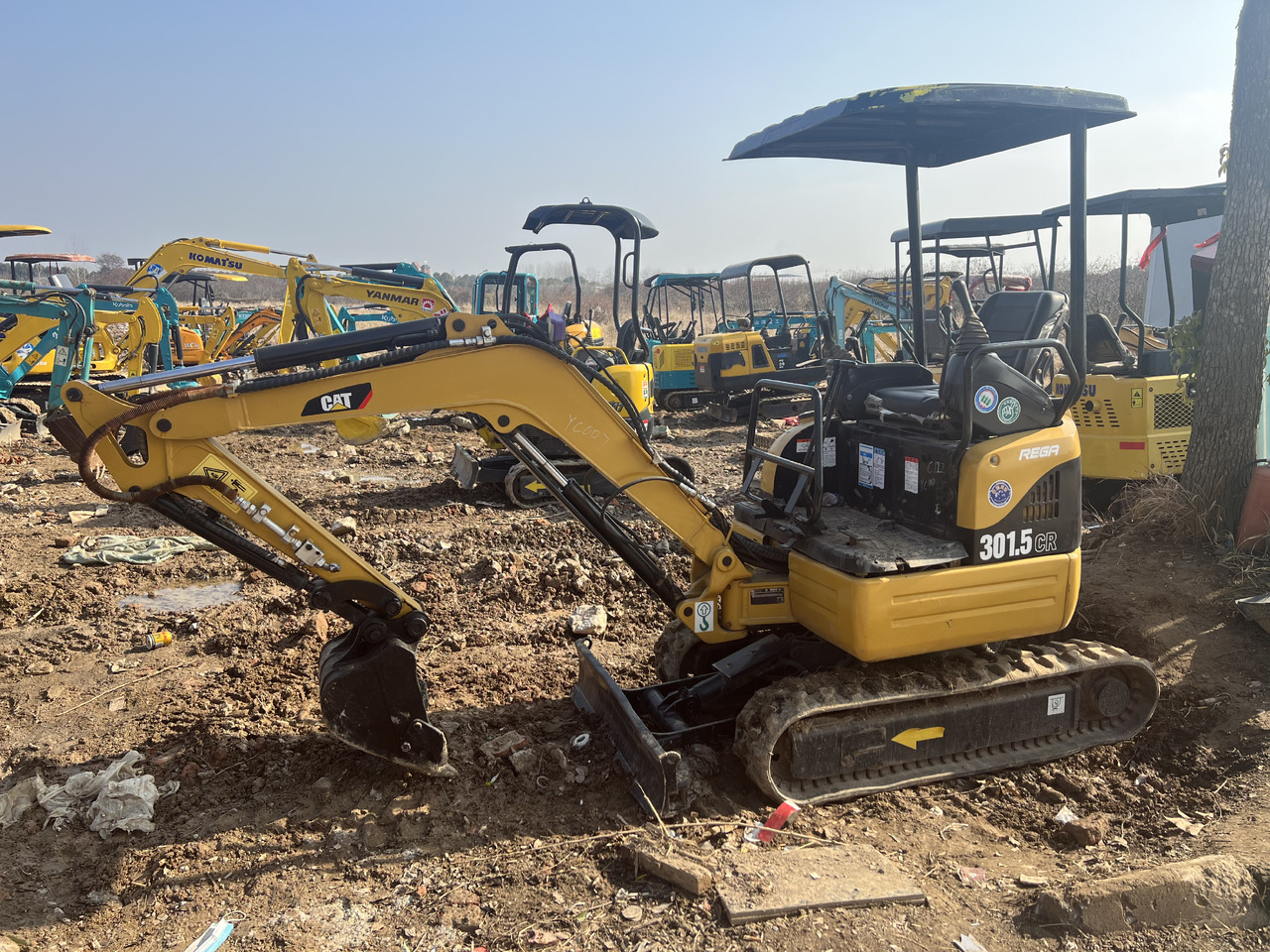 Caterpillar 301.5CR - Ekskavator mini: gambar 2 Caterpillar 301.5CR - Ekskavator mini: gambar 2