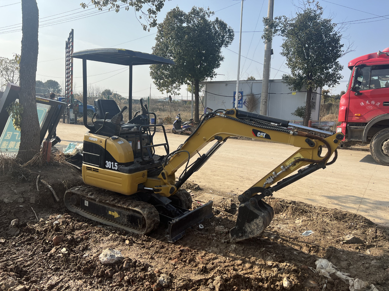 Caterpillar 301.5CR - Ekskavator mini: gambar 3 Caterpillar 301.5CR - Ekskavator mini: gambar 3