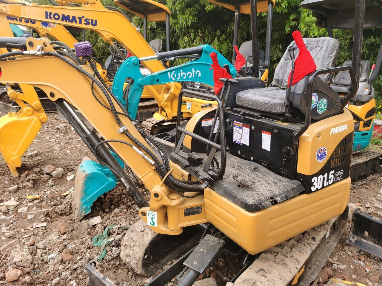 Caterpillar 301.5CR - Ekskavator mini: gambar 3 Caterpillar 301.5CR - Ekskavator mini: gambar 3