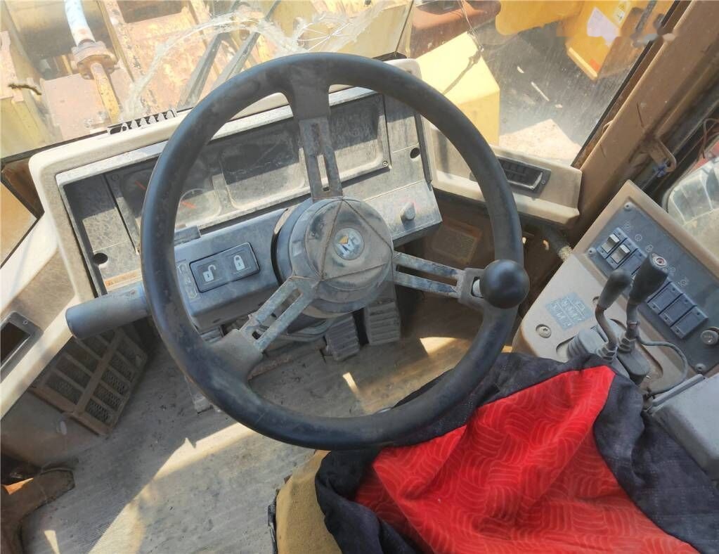 Caterpillar 950 F - Wheel loader: gambar 5 Caterpillar 950 F - Wheel loader: gambar 5