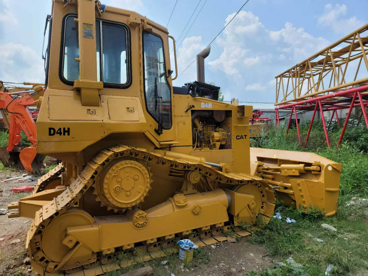 Bulldozer Caterpillar D4H: gambar 6