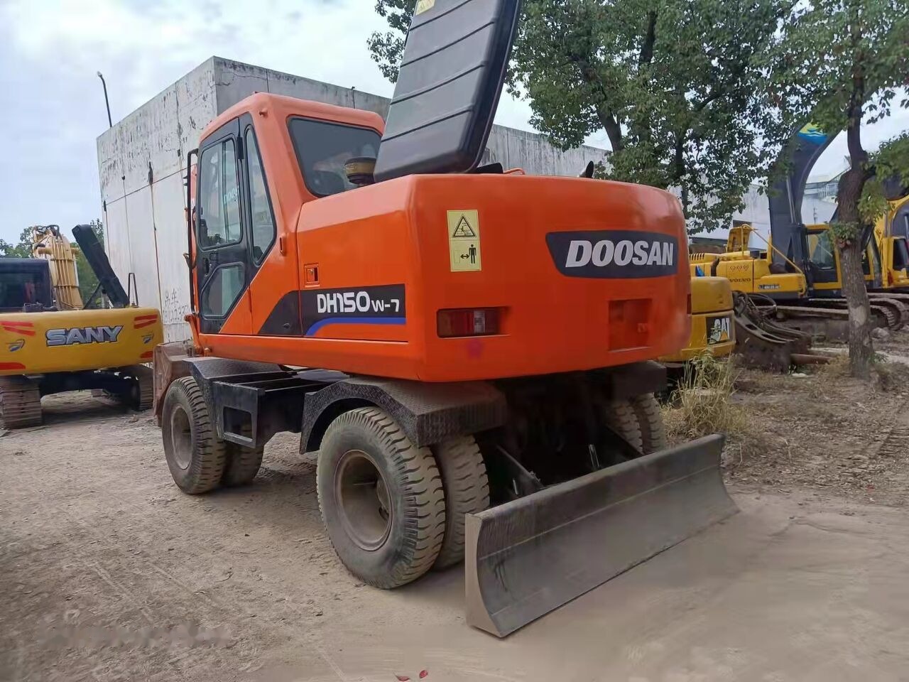Ekskavator roda Doosan DH150W: gambar 7