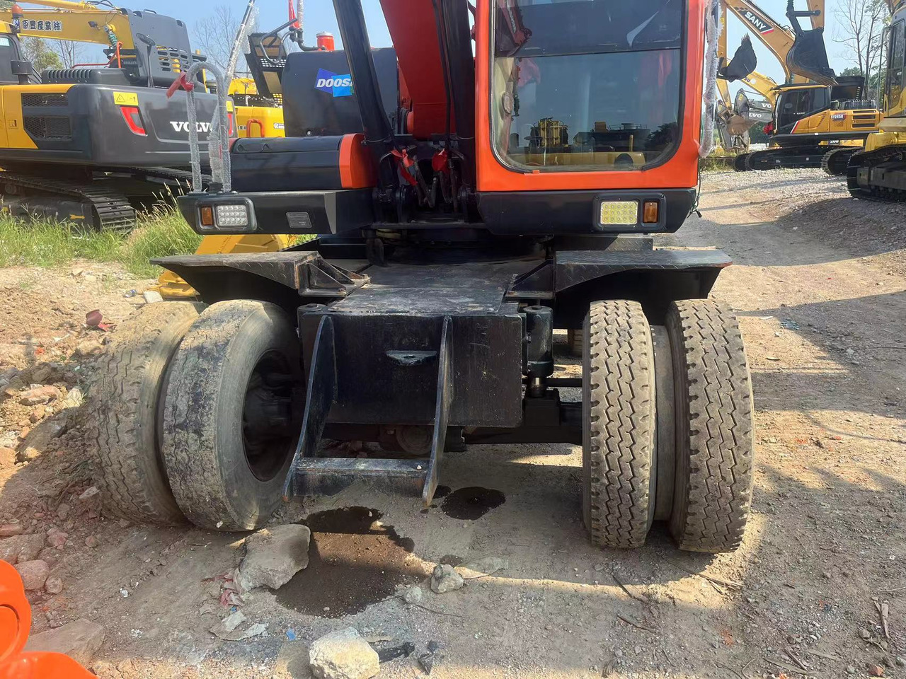 Doosan DX150W-9C - Ekskavator roda: gambar 3 Doosan DX150W-9C - Ekskavator roda: gambar 3