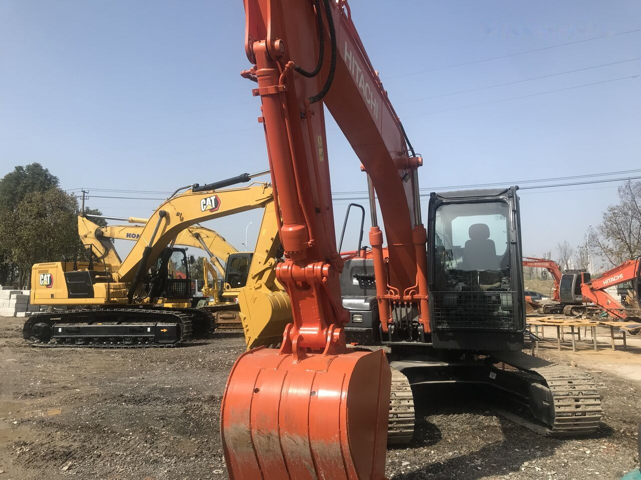 Hitachi ZX130 - Ekskavator perayap: gambar 2 Hitachi ZX130 - Ekskavator perayap: gambar 2