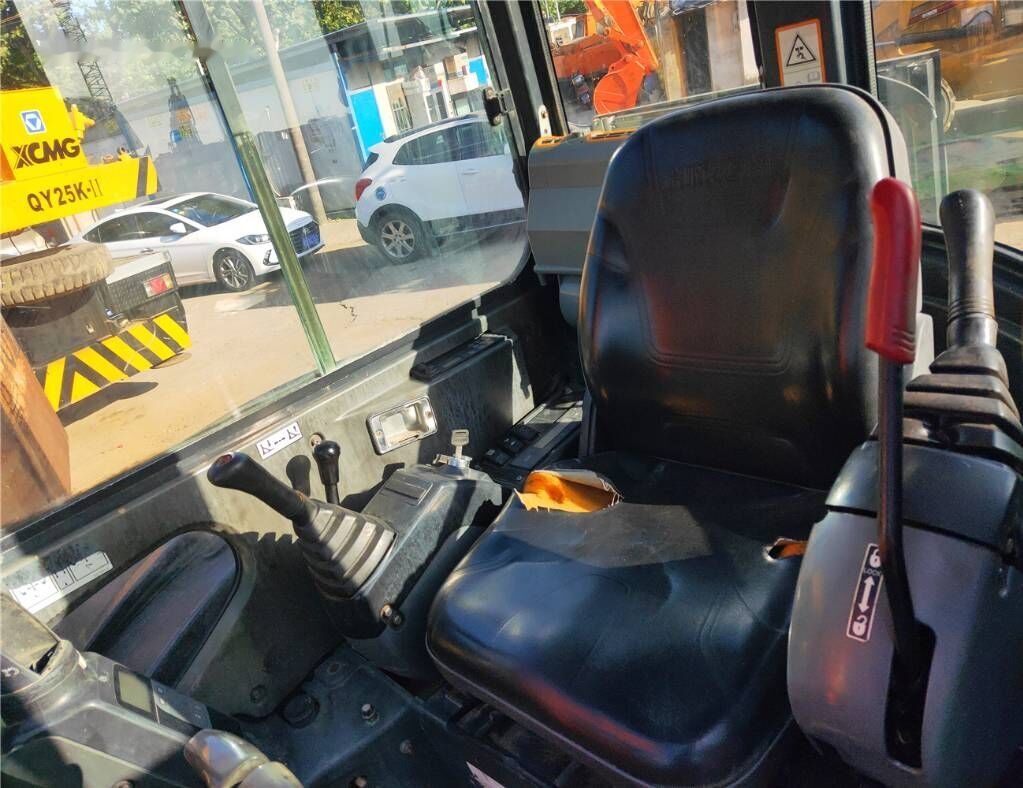 Hitachi ZX55UR - Ekskavator mini: gambar 4 Hitachi ZX55UR - Ekskavator mini: gambar 4
