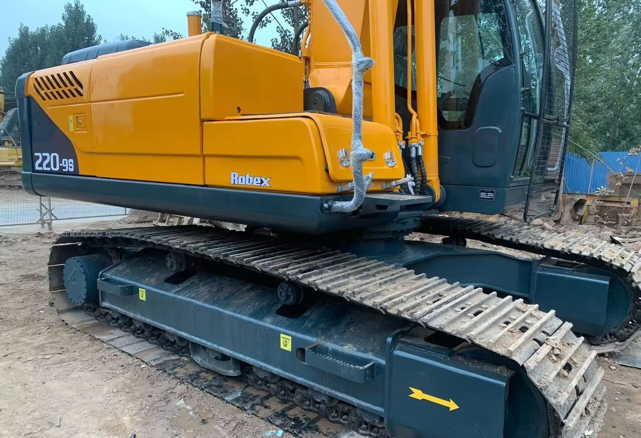 Hyundai R220-9S - Ekskavator perayap: gambar 4 Hyundai R220-9S - Ekskavator perayap: gambar 4