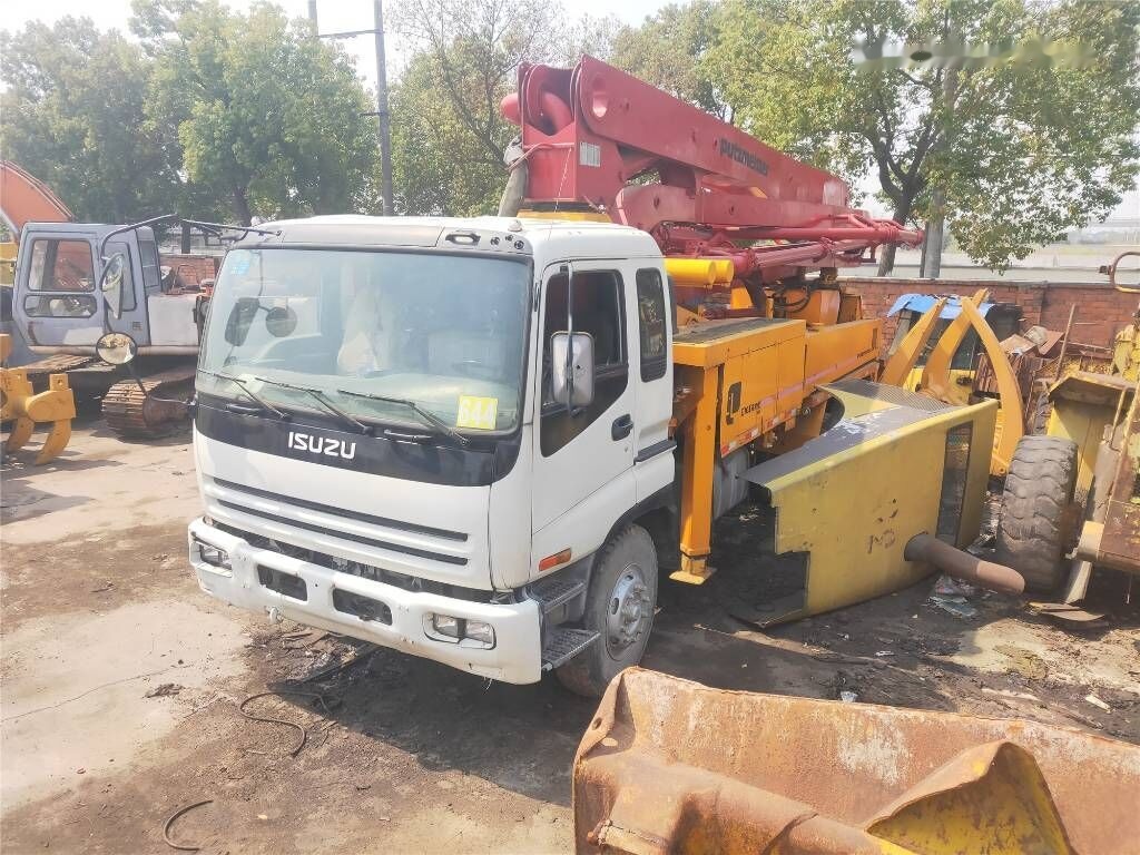 Isuzu Putzmeister on chassis - Truk pompa beton: gambar 1 Isuzu Putzmeister on chassis - Truk pompa beton: gambar 1