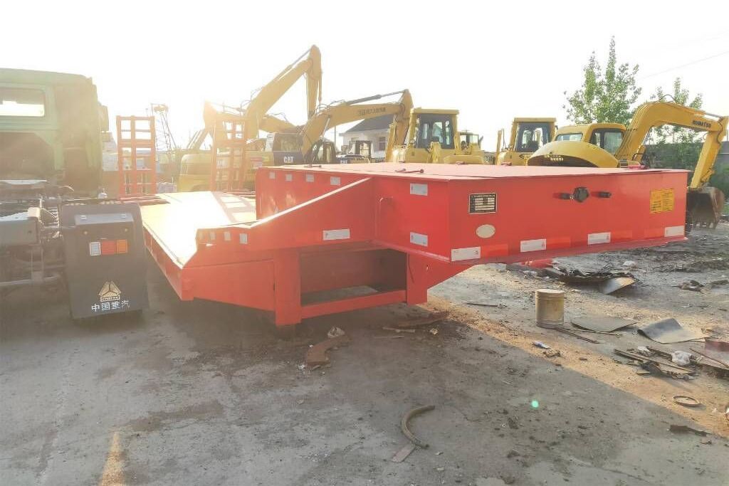 KUNBO LKB9400TDP - Trailer low bed: gambar 1 KUNBO LKB9400TDP - Trailer low bed: gambar 1