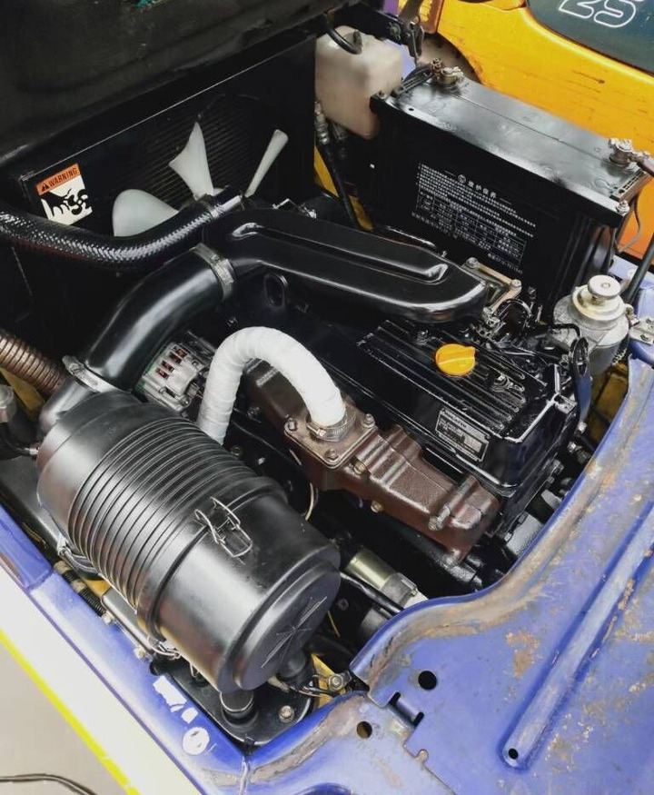Komatsu FD30T-14 - Forklift diesel: gambar 2 Komatsu FD30T-14 - Forklift diesel: gambar 2