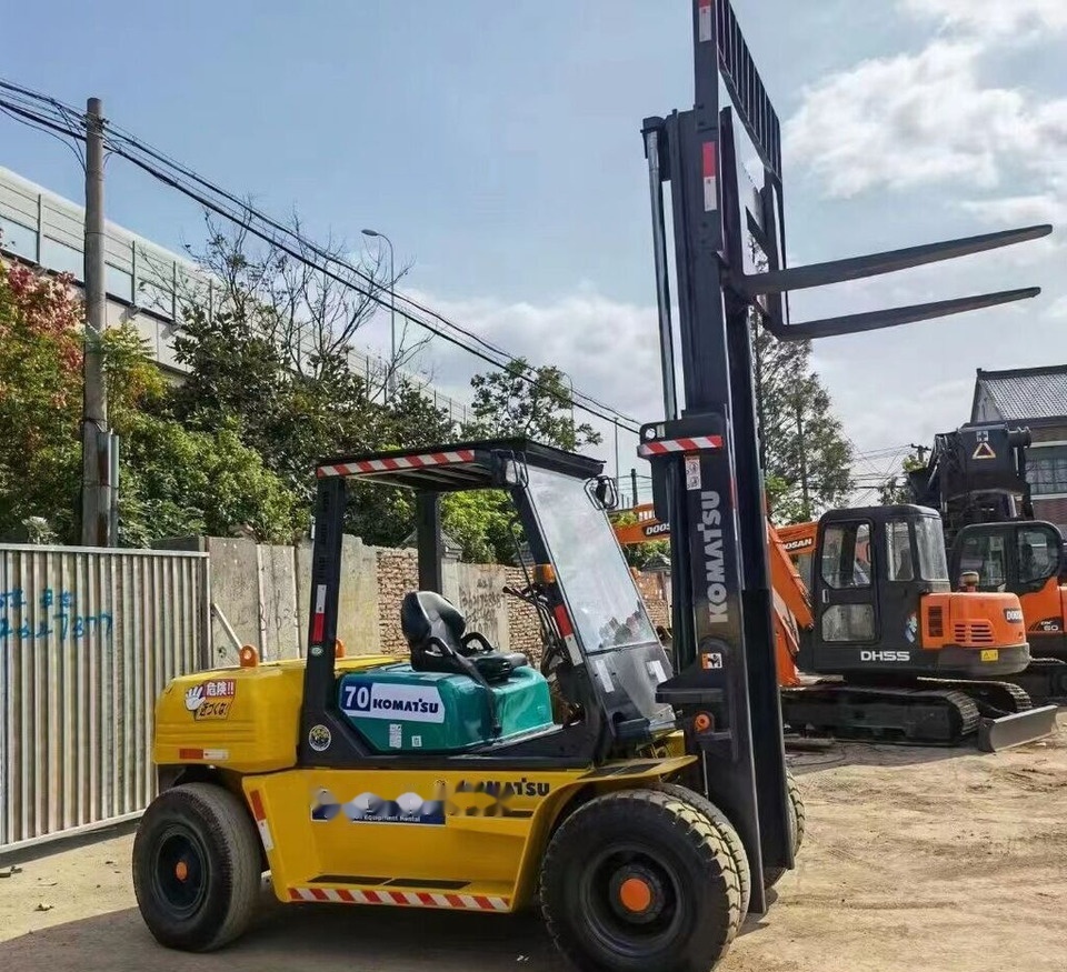Komatsu FD70 - Forklift diesel: gambar 3 Komatsu FD70 - Forklift diesel: gambar 3