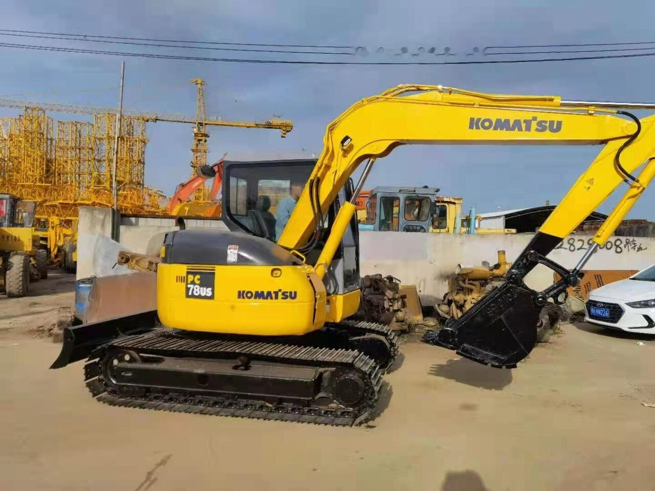 Komatsu PC78US - Ekskavator mini: gambar 1 Komatsu PC78US - Ekskavator mini: gambar 1