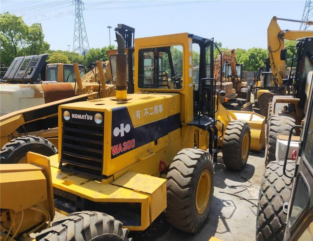 Komatsu WA300 - Wheel loader: gambar 4 Komatsu WA300 - Wheel loader: gambar 4