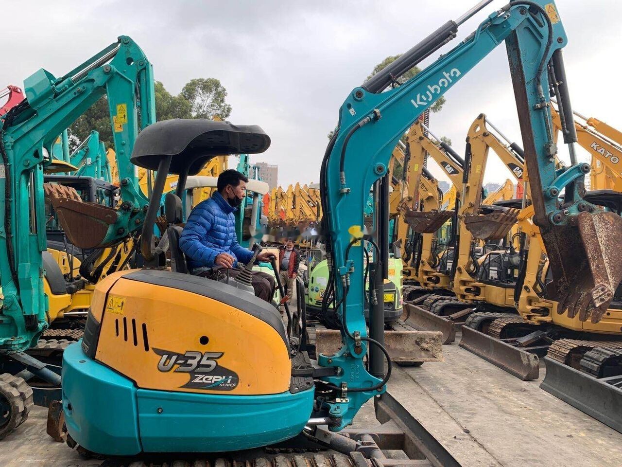 Kubota U35 - Ekskavator mini: gambar 4 Kubota U35 - Ekskavator mini: gambar 4