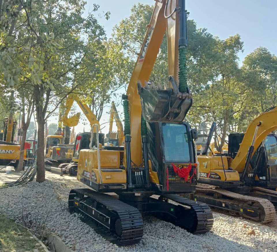 Sany SY135C - Ekskavator perayap: gambar 1 Sany SY135C - Ekskavator perayap: gambar 1