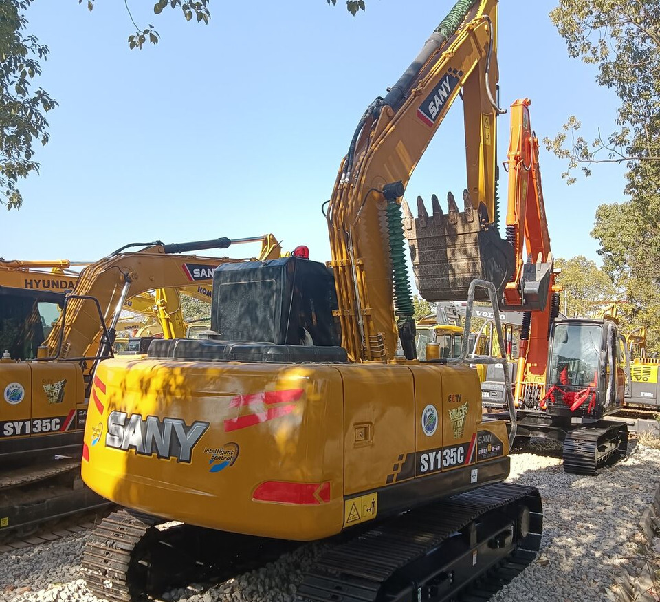 Sany SY135C - Ekskavator perayap: gambar 3 Sany SY135C - Ekskavator perayap: gambar 3