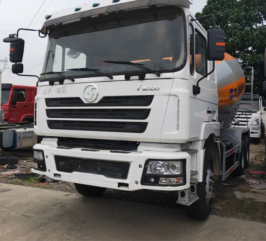 Shacman F3000 - Truk pengaduk beton: gambar 1 Shacman F3000 - Truk pengaduk beton: gambar 1