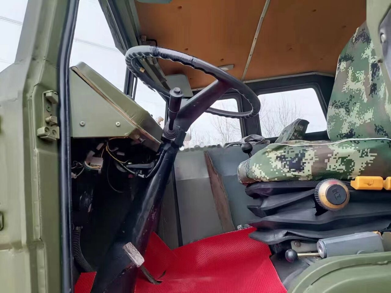 Shacman SX2150 - Truk jungkit: gambar 4 Shacman SX2150 - Truk jungkit: gambar 4