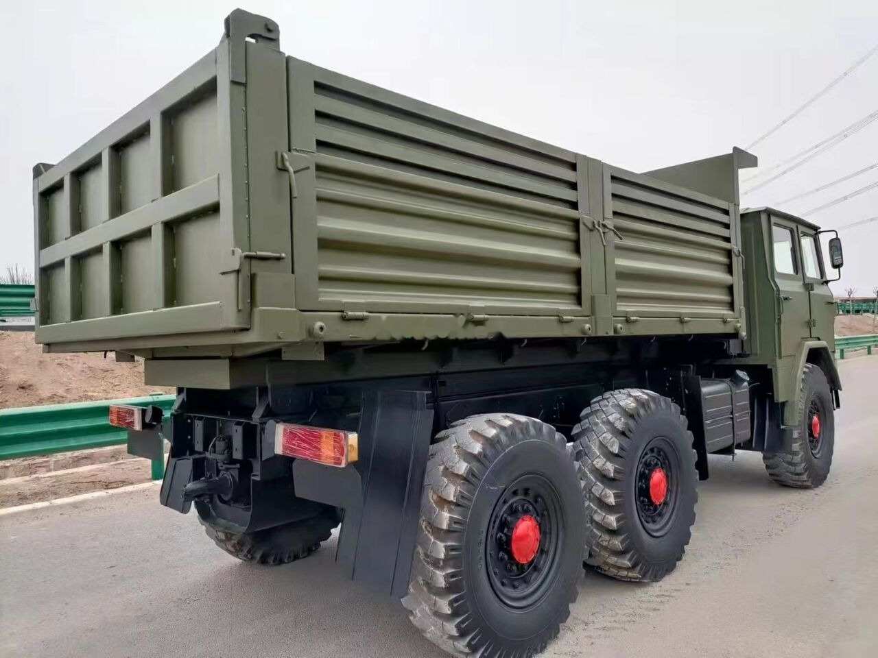 Shacman SX2150 - Truk jungkit: gambar 5 Shacman SX2150 - Truk jungkit: gambar 5