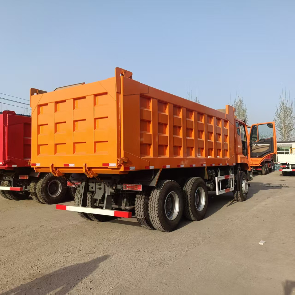 Truk jungkit Sinotruk HOHAN 6*4 Dump truck: gambar 9