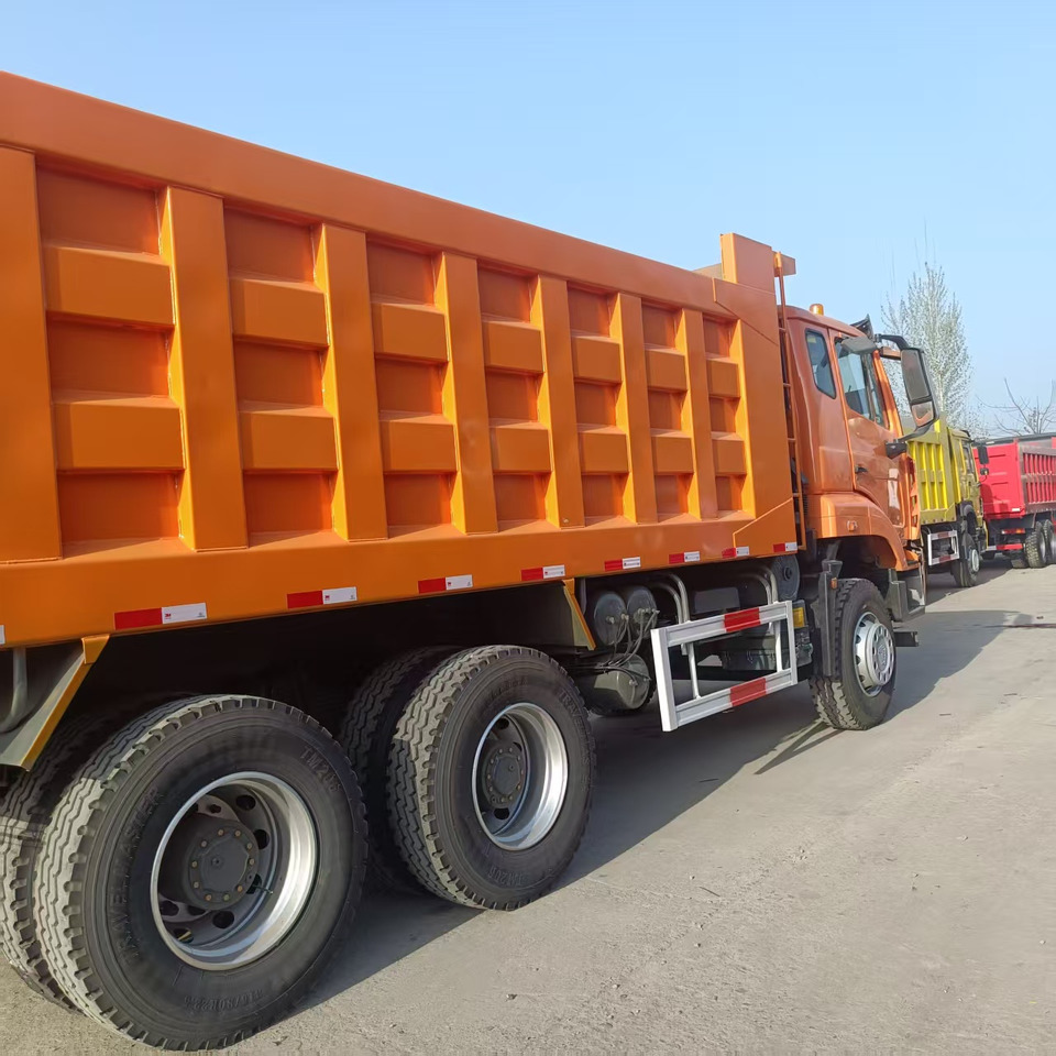 Truk jungkit Sinotruk HOHAN 6*4 Dump truck: gambar 7