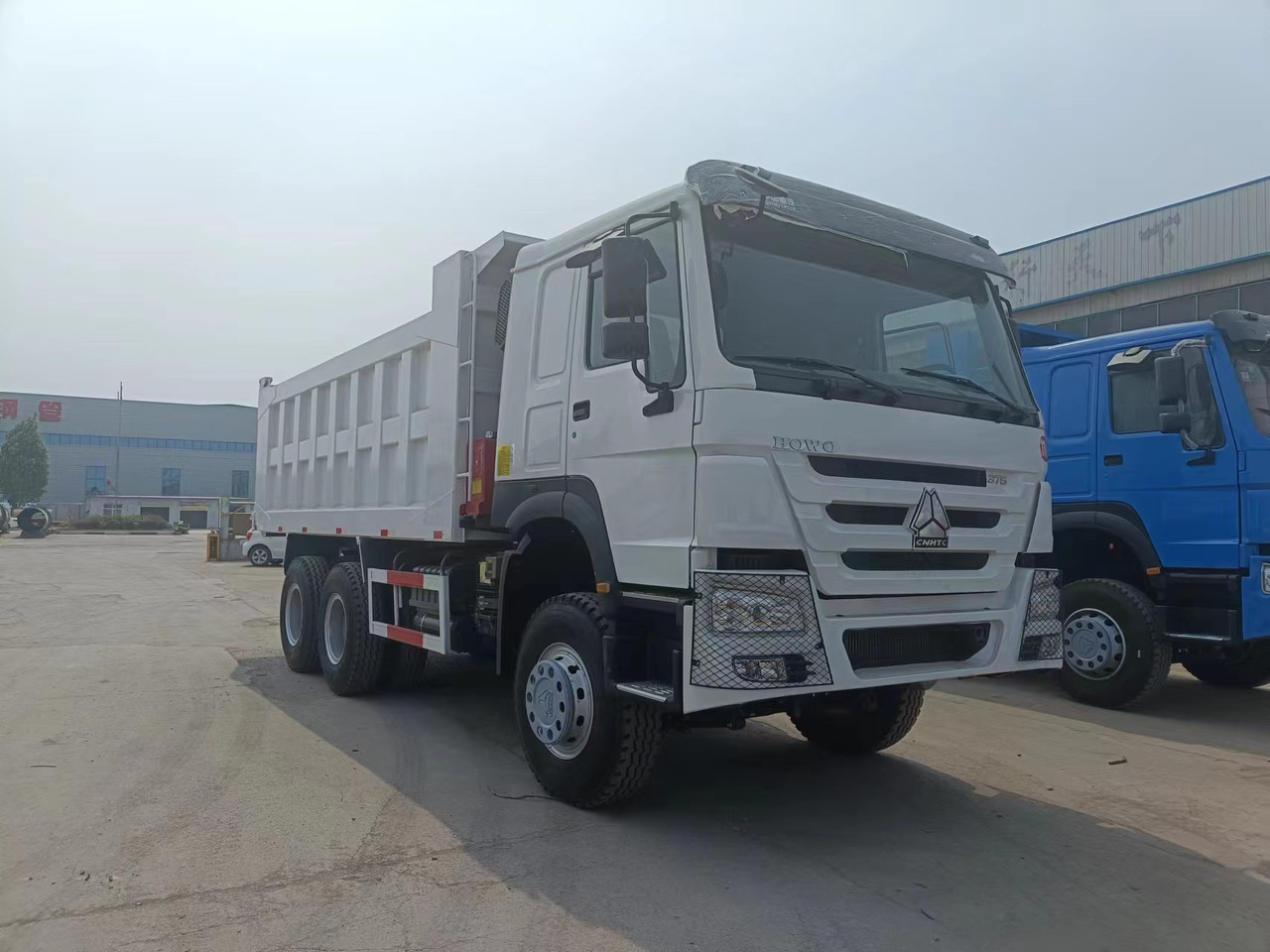 Sinotruk HOWO 375 6*4 dump truck - Tempat sampah mini: gambar 1 Sinotruk HOWO 375 6*4 dump truck - Tempat sampah mini: gambar 1