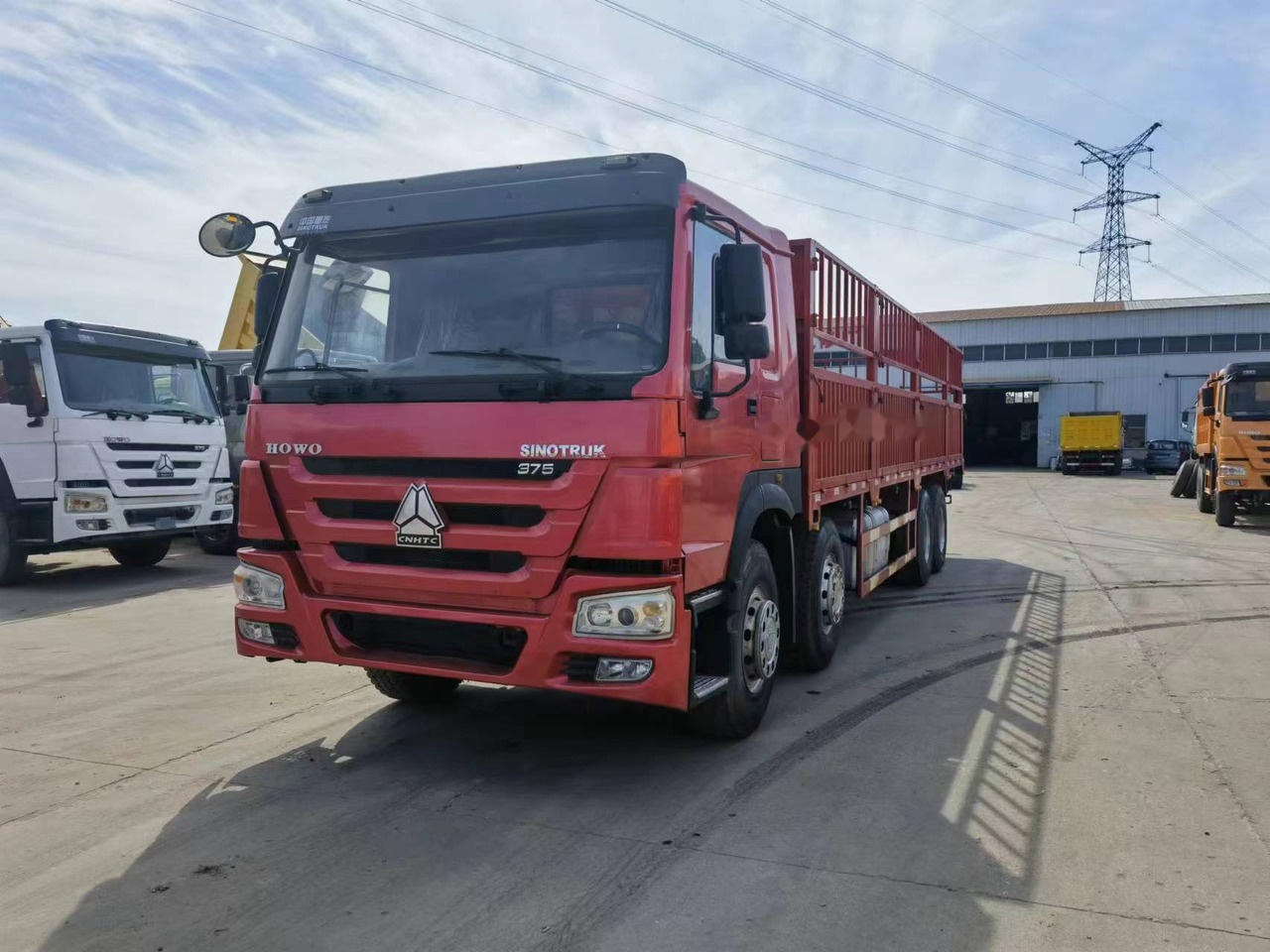 Sinotruk HOWO 8*4 Fence Truck - Tempat sampah mini: gambar 2 Sinotruk HOWO 8*4 Fence Truck - Tempat sampah mini: gambar 2